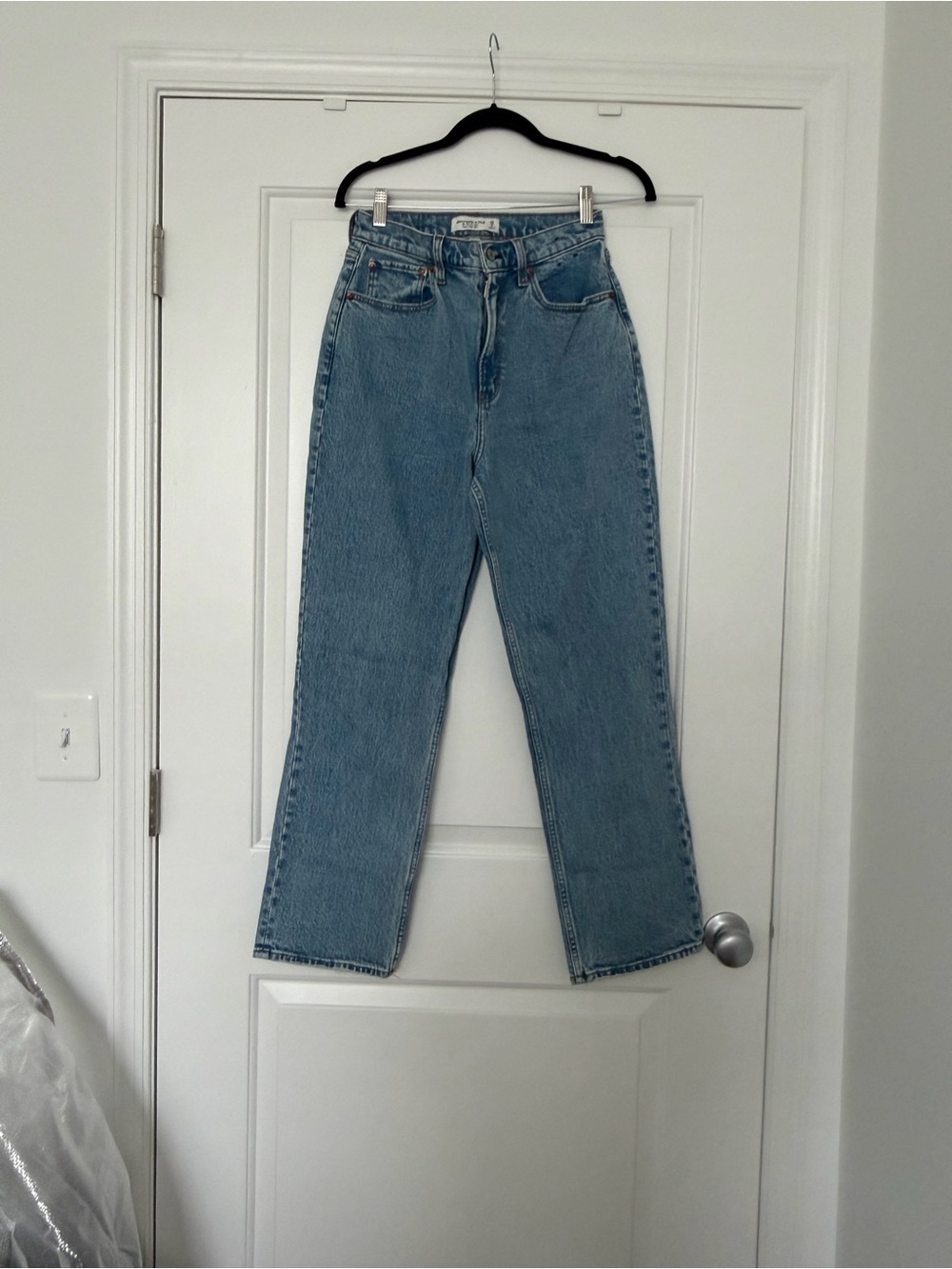 NWT Abercrombie & Fitch High-Rise Straight Jeans - Light Blue